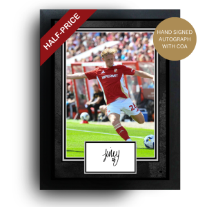 OFFICIAL FINLEY MUNROE SIGNED SWINDON TOWN PHOTO | HALF PRICE