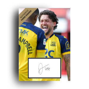 OFFICIAL DARREN OLDAKER SIGNED SOUTHEND PHOTO
