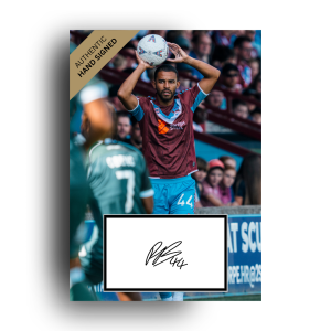 OFFICIAL ROSS BARROWS SIGNED SCUNTHORPE PHOTO